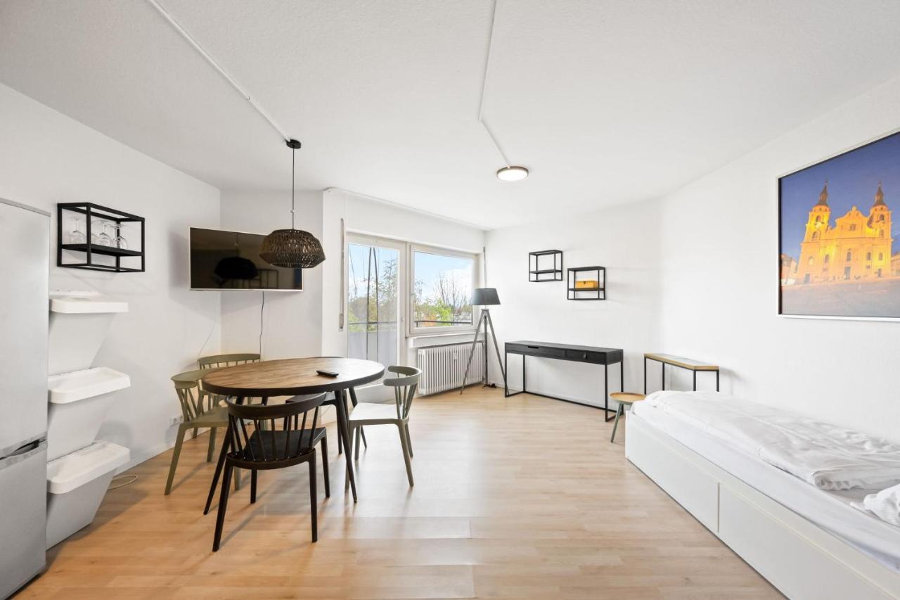Sali Homes - Fewo Bluehendes Barock Λούντβιχσμπουργκ Εξωτερικό φωτογραφία